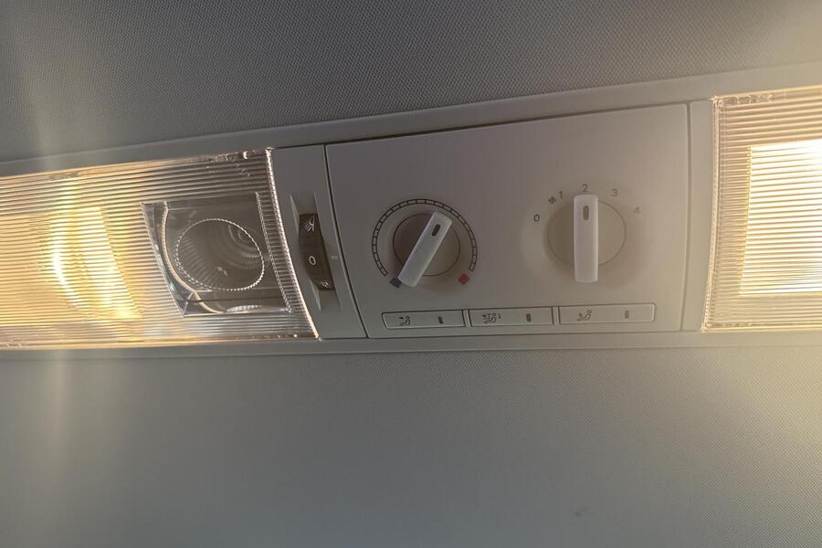 Volkswagen Caravelle vaihtoauto