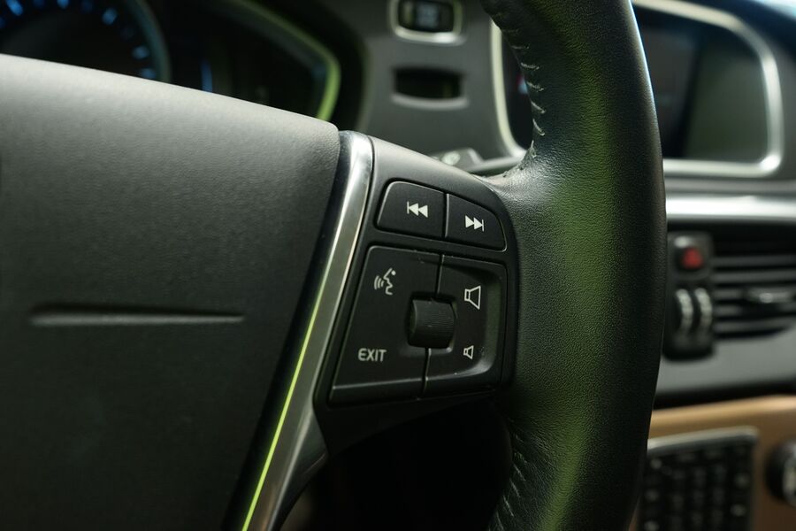 Volvo V40 Cross Country vaihtoauto