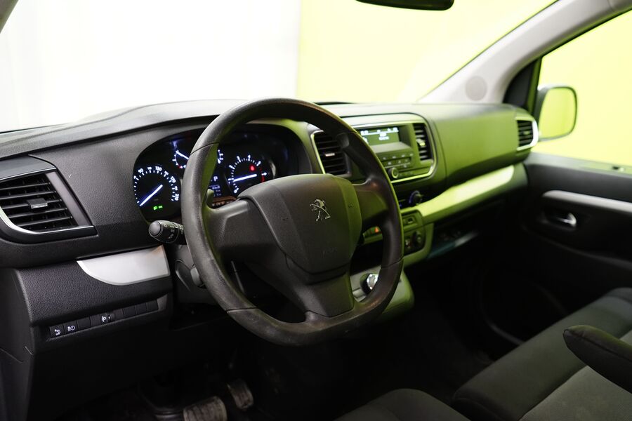 Peugeot Traveller vaihtoauto