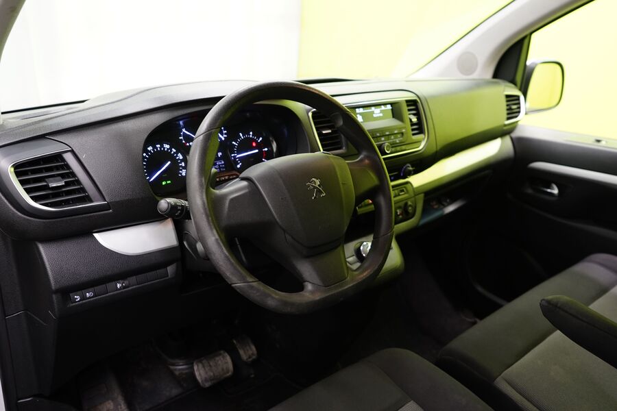 Peugeot Traveller vaihtoauto