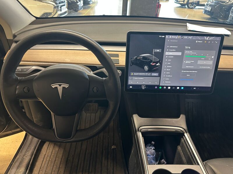 Tesla Model Y vaihtoauto