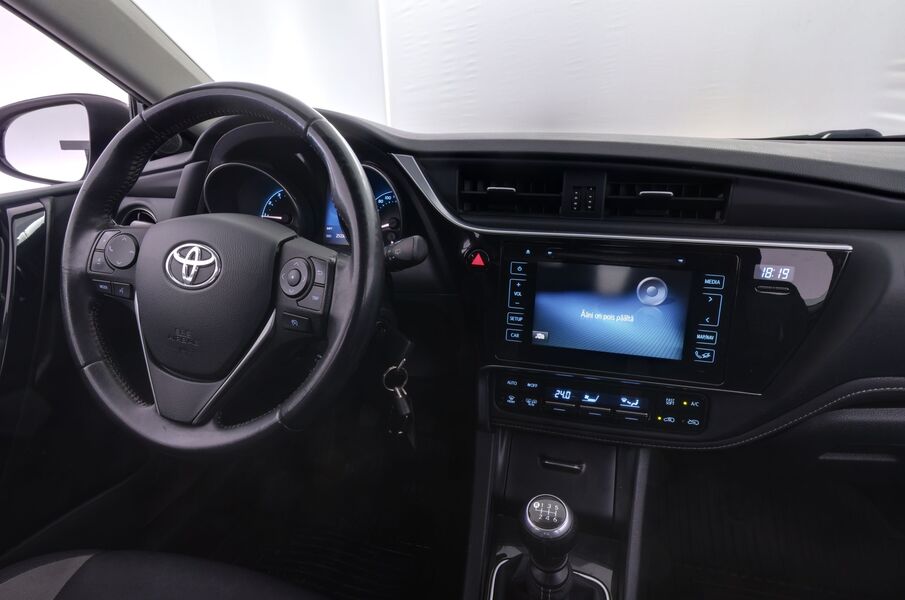 Toyota Auris vaihtoauto