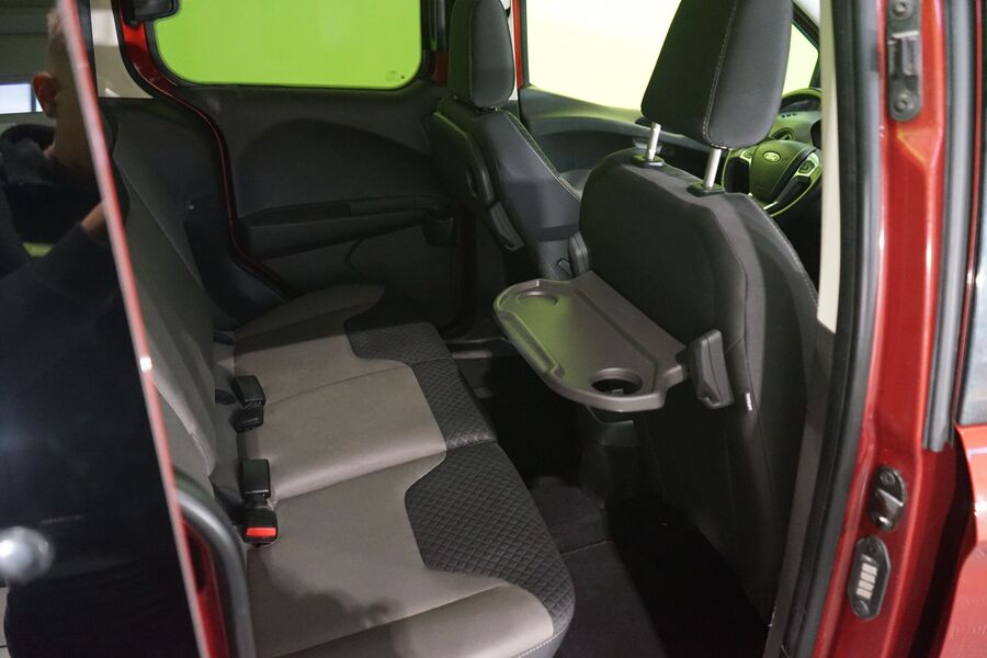 Ford Tourneo Courier vaihtoauto
