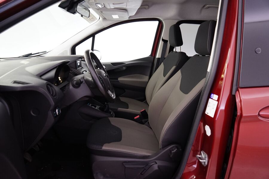Ford Tourneo Courier vaihtoauto