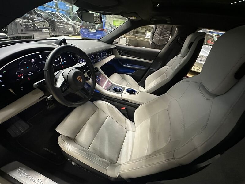 Porsche Taycan vaihtoauto