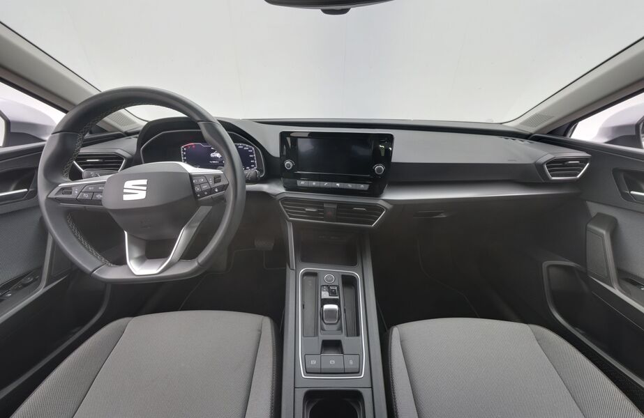 SEAT Leon Sportstourer vaihtoauto