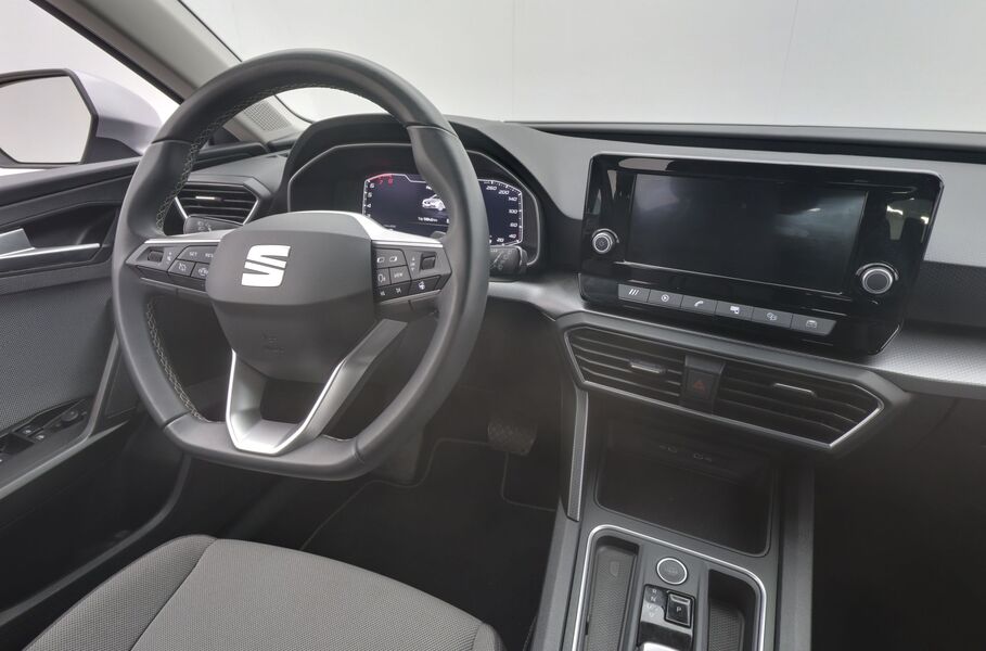 SEAT Leon Sportstourer vaihtoauto