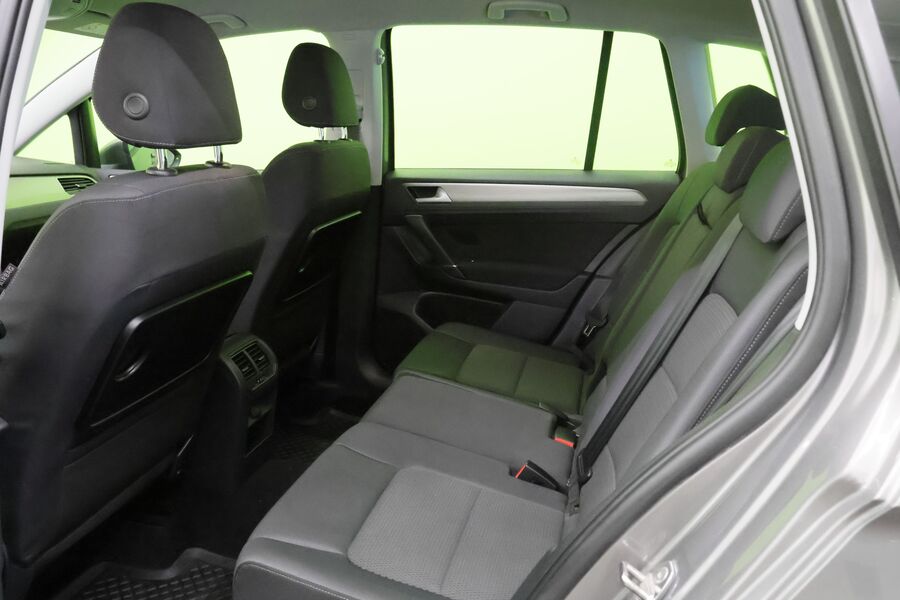 Volkswagen Golf Sportsvan vaihtoauto