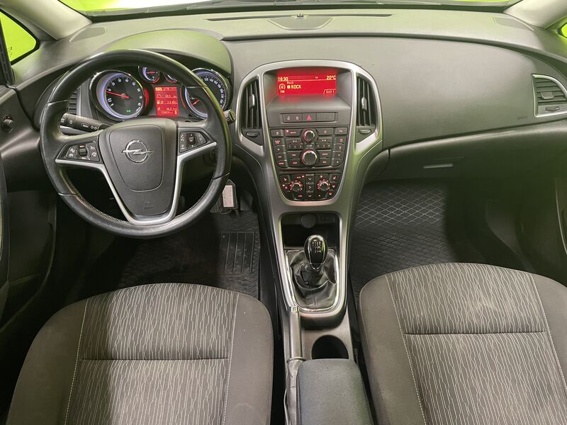 Opel Astra vaihtoauto