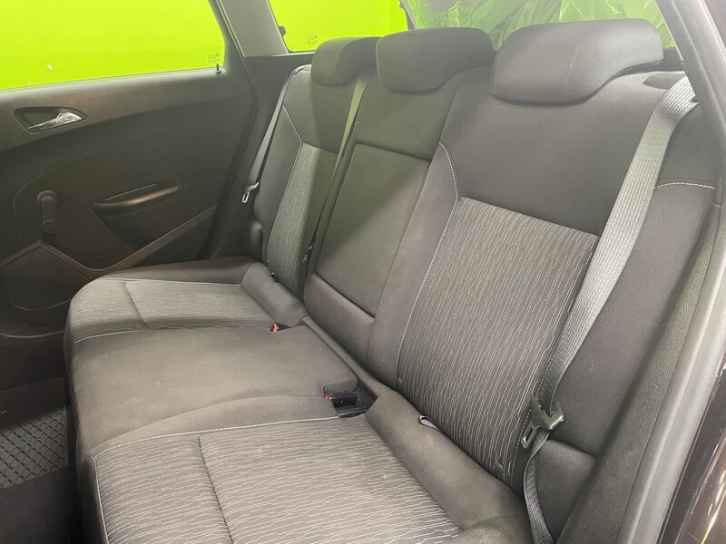 Opel Astra vaihtoauto