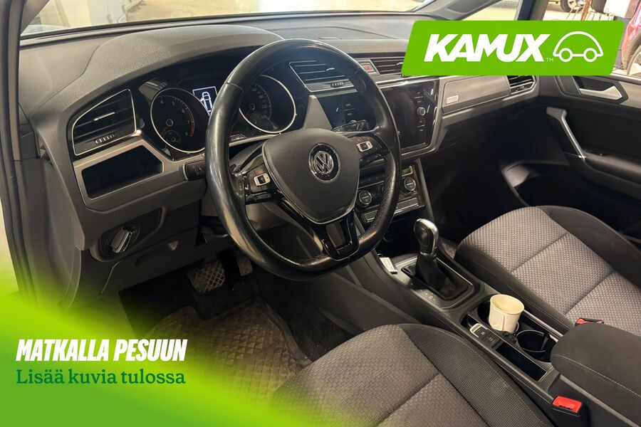 Volkswagen Touran vaihtoauto