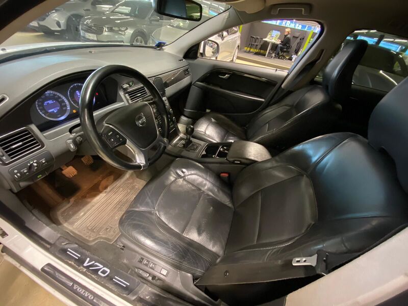 Volvo V70 vaihtoauto