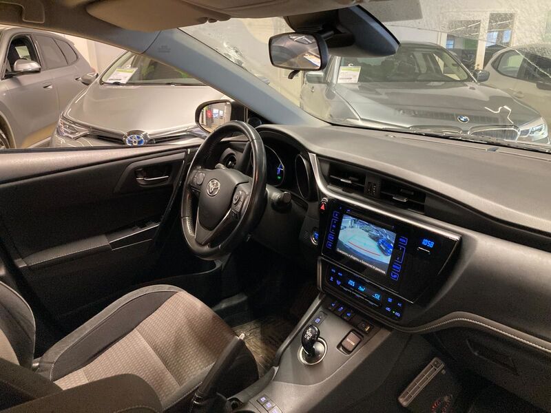 Toyota Auris vaihtoauto