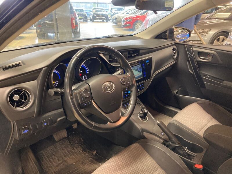 Toyota Auris vaihtoauto