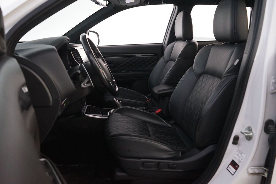 Mitsubishi Outlander PHEV vaihtoauto