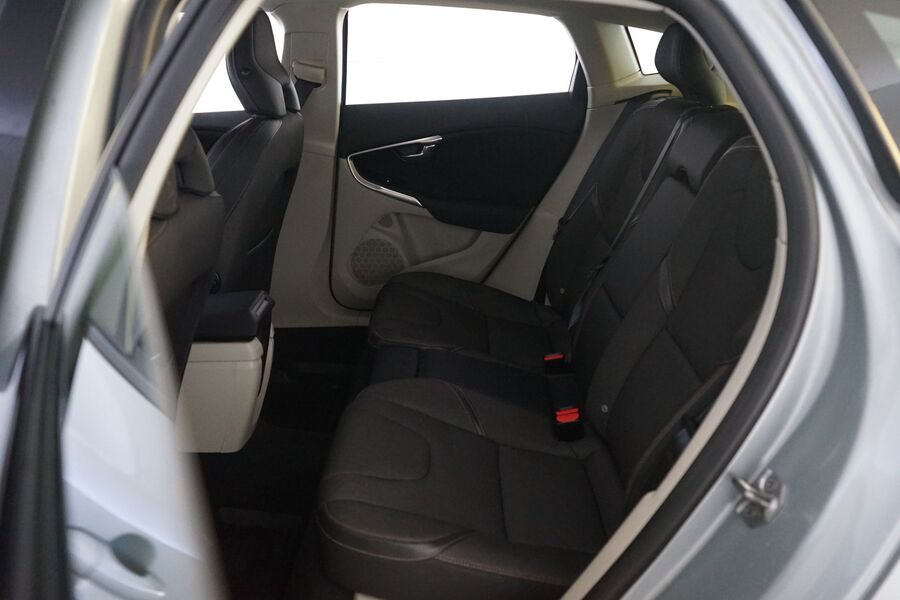 Volvo V40 Cross Country vaihtoauto