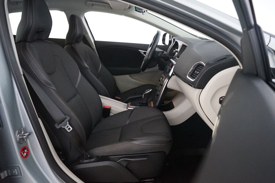 Volvo V40 Cross Country vaihtoauto