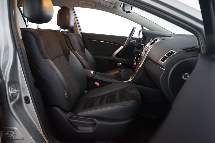 Toyota Avensis vaihtoauto