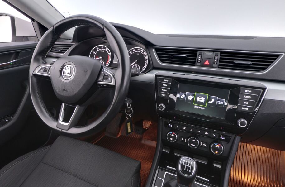 Skoda Superb vaihtoauto