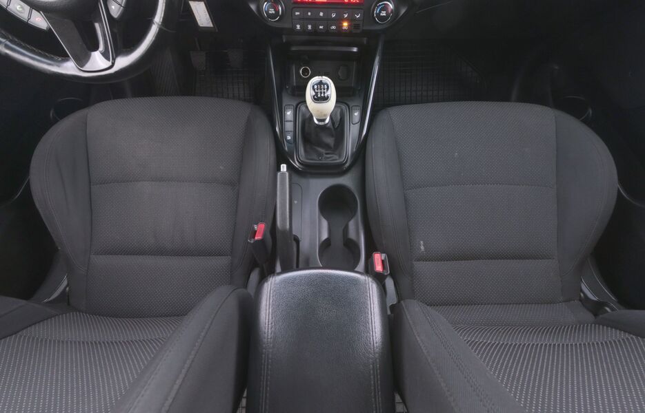 Kia Carens vaihtoauto