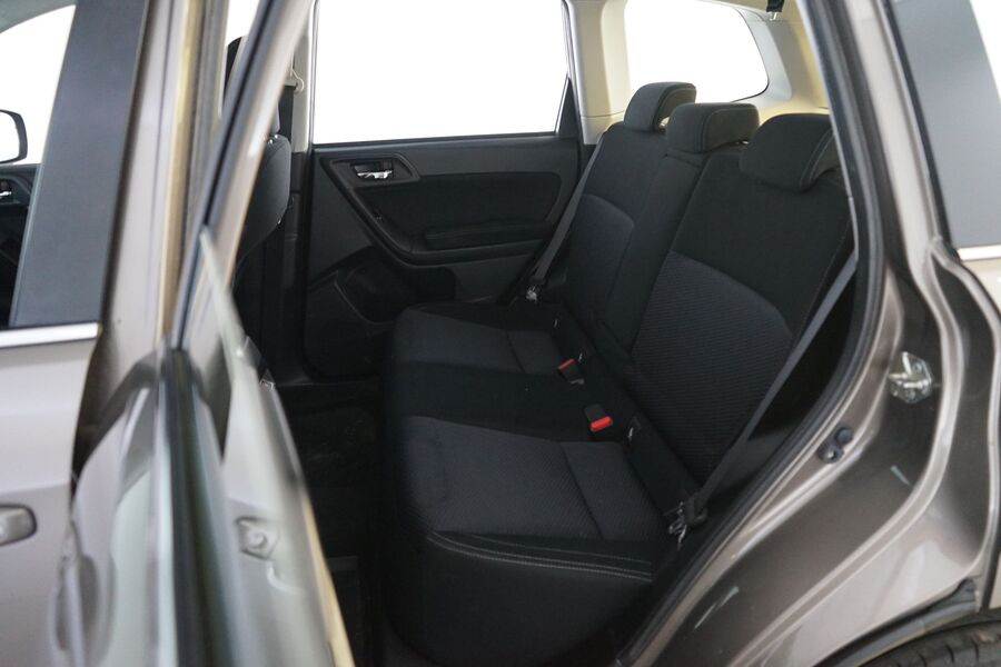 Subaru Forester vaihtoauto