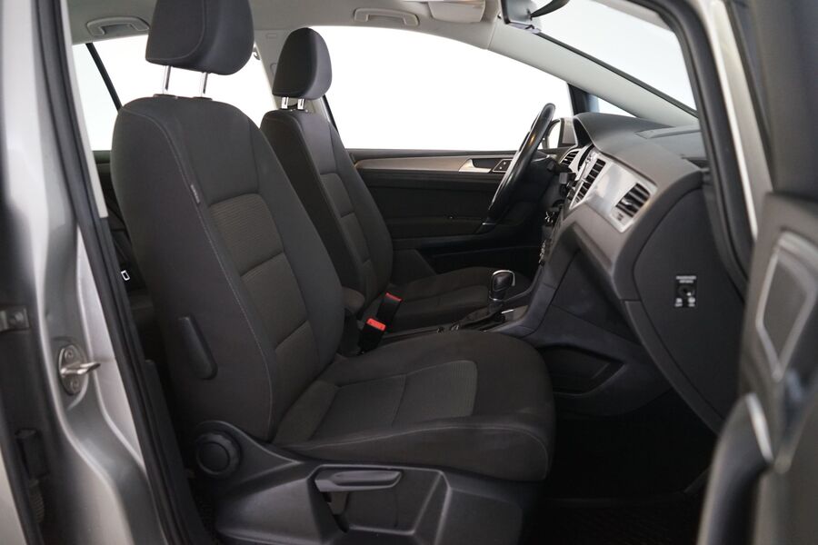 Volkswagen Golf Sportsvan vaihtoauto