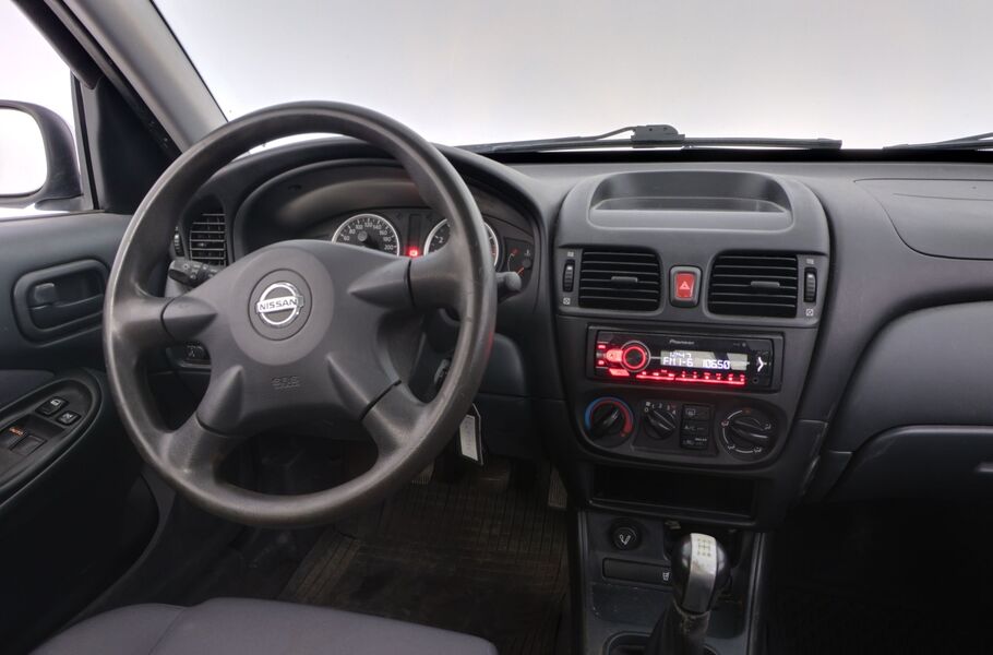 Nissan Almera vaihtoauto