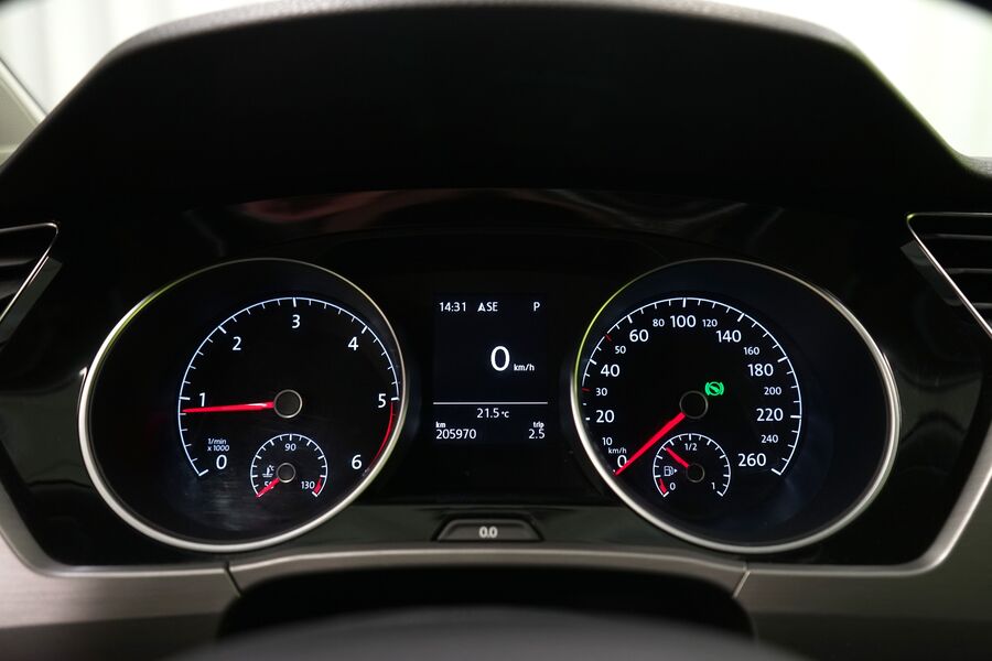 Volkswagen Touran vaihtoauto