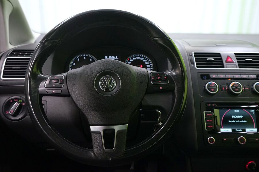 Volkswagen Touran vaihtoauto