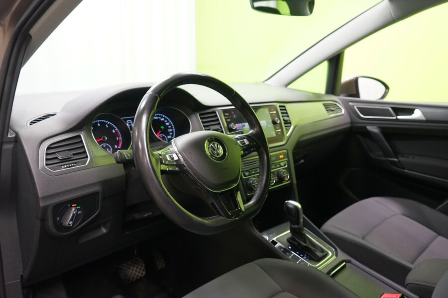 Volkswagen Golf Sportsvan vaihtoauto