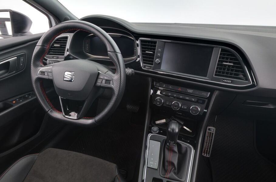 SEAT Leon Sportstourer vaihtoauto