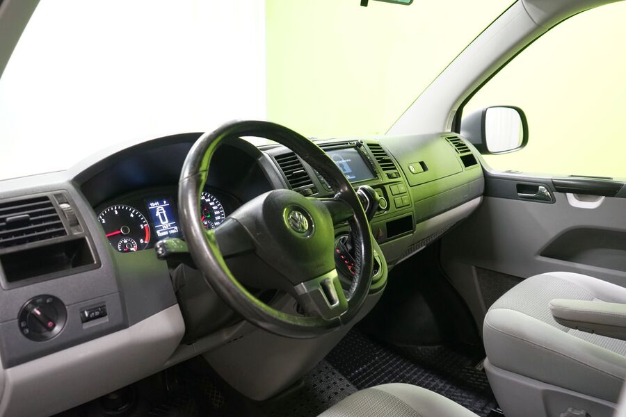 Volkswagen Caravelle vaihtoauto