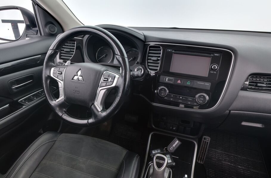 Mitsubishi Outlander PHEV vaihtoauto