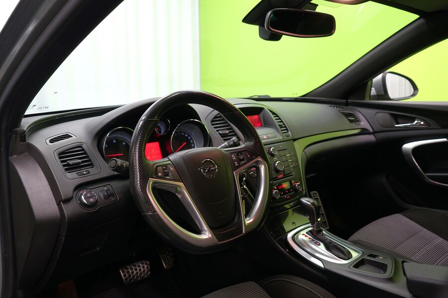 Opel Insignia vaihtoauto