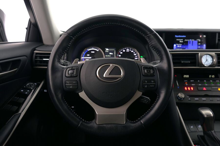 Lexus IS vaihtoauto