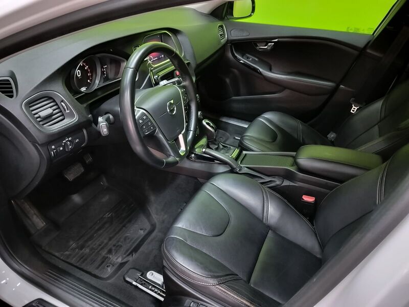 Volvo V40 Cross Country vaihtoauto