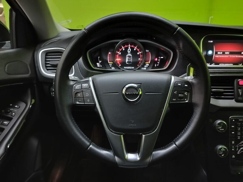 Volvo V40 Cross Country vaihtoauto