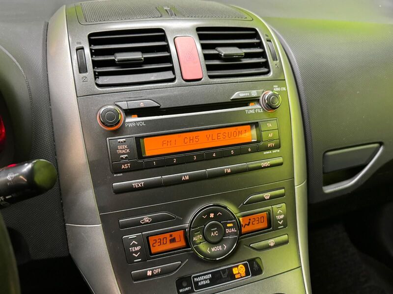 Toyota Auris vaihtoauto