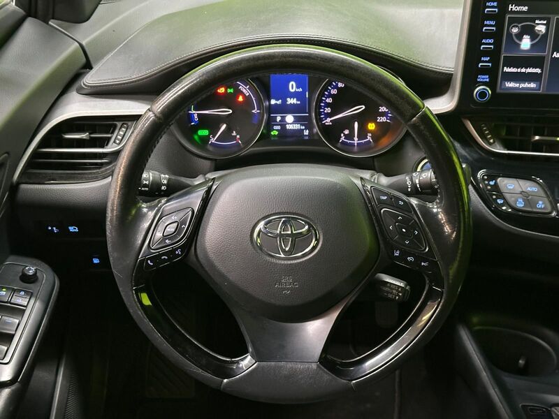 Toyota C-HR vaihtoauto