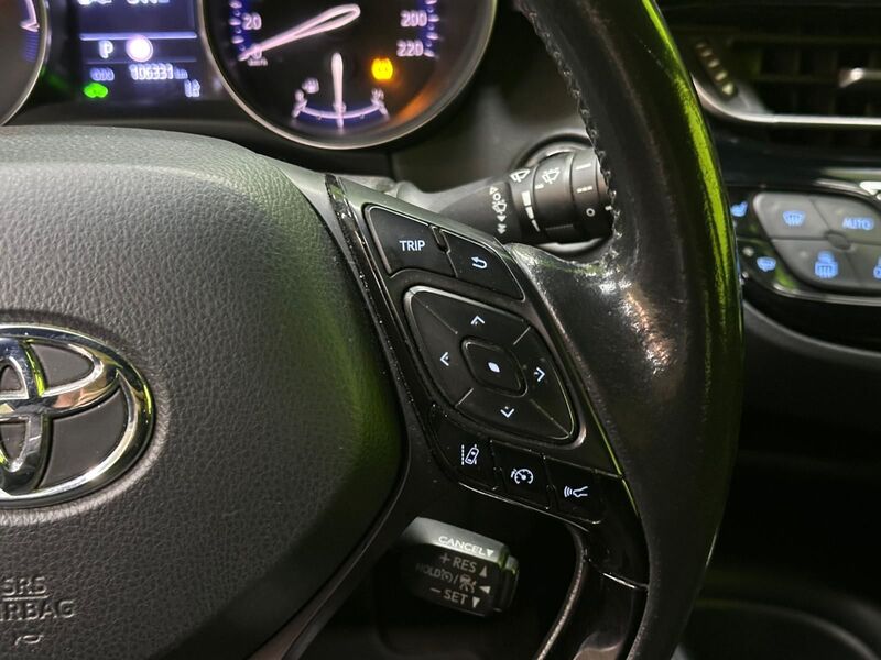 Toyota C-HR vaihtoauto