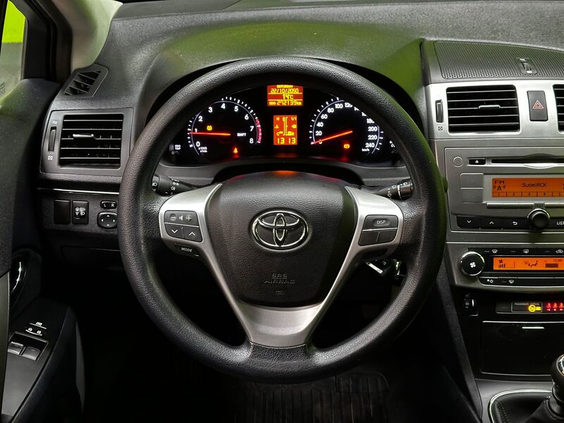 Toyota Avensis vaihtoauto