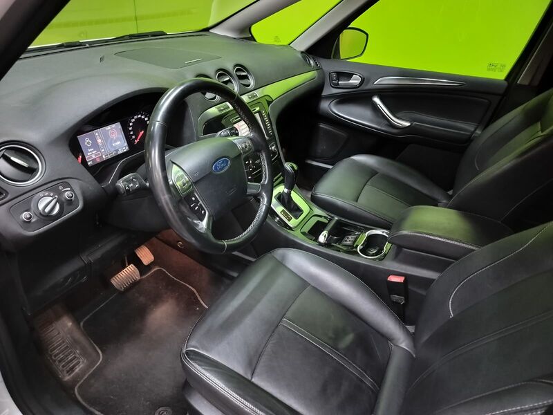 Ford S-MAX vaihtoauto