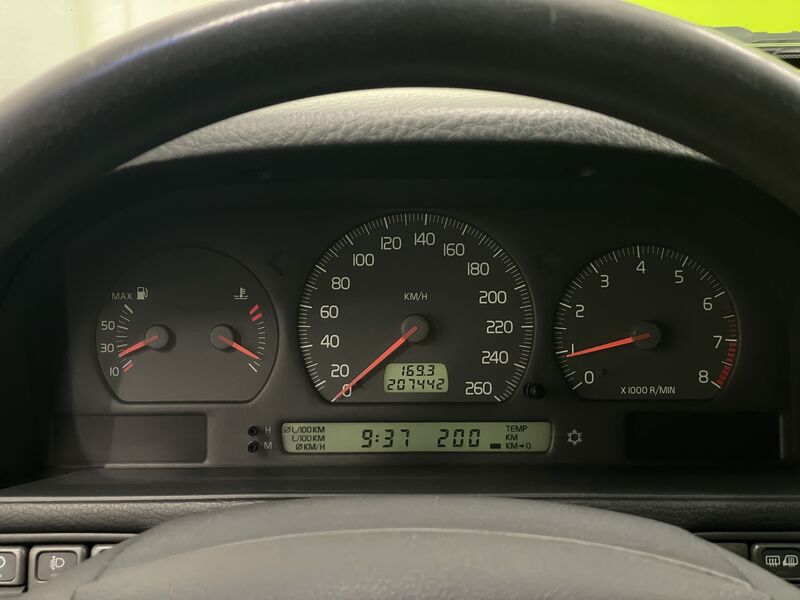 Volvo V70 vaihtoauto