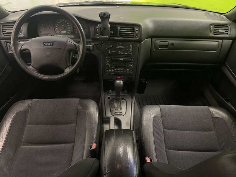 Volvo V70 vaihtoauto