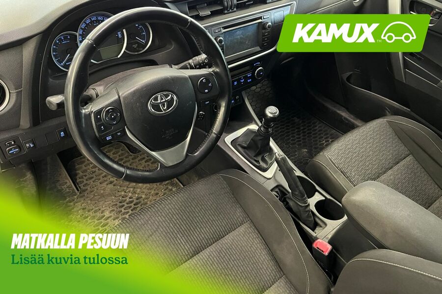 Toyota Auris vaihtoauto