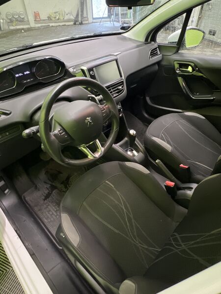 Peugeot 208 vaihtoauto