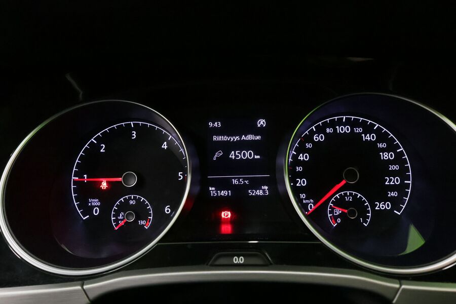 Volkswagen Touran vaihtoauto