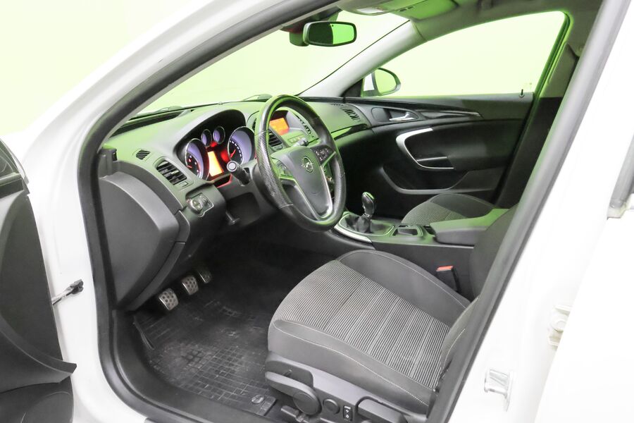 Opel Insignia vaihtoauto