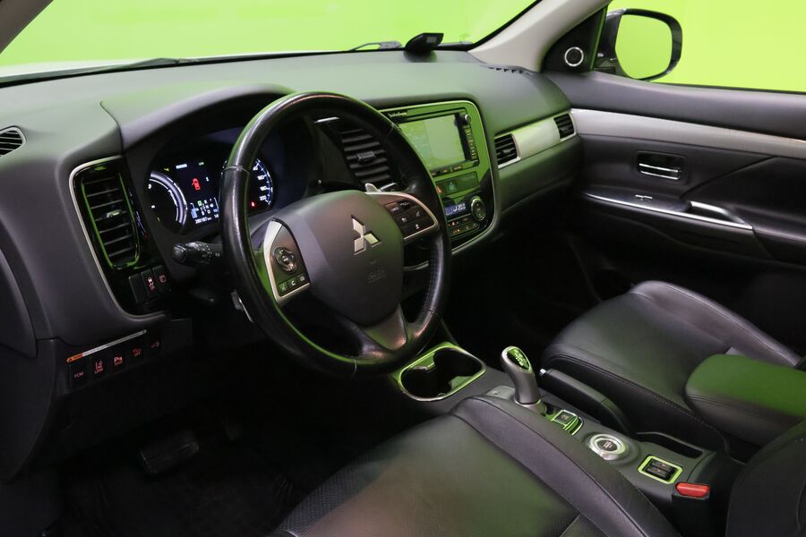 Mitsubishi Outlander vaihtoauto