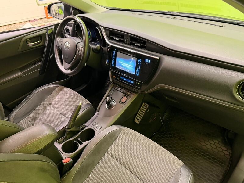 Toyota Auris vaihtoauto